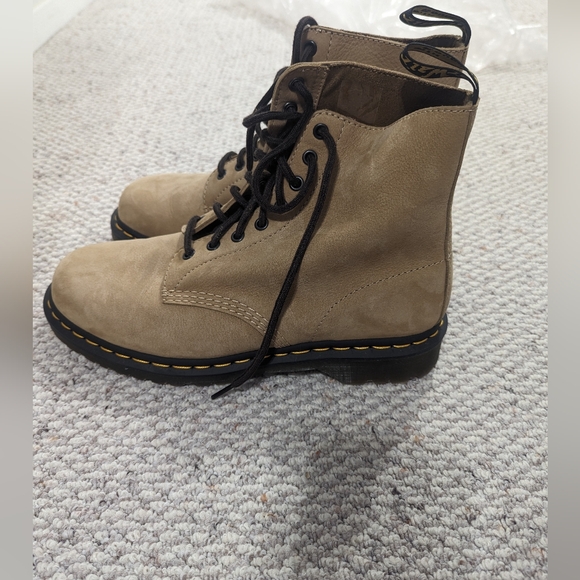 Dr Martens 1460 Pascal Nubuck Leather Lace up Boot - Picture 2 of 4